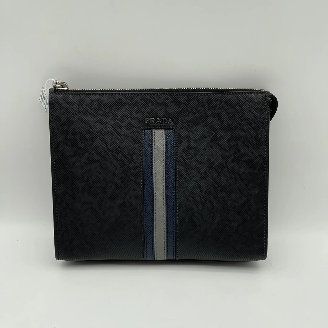 99新 Prada/普拉达 限量款十字纹手拿洗漱包/黑色2331