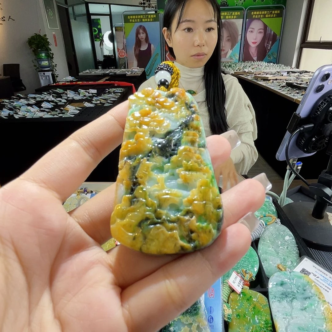 颈饰未镶嵌翡翠一