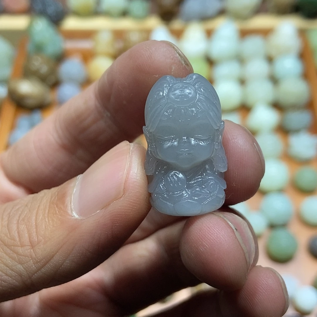 和田玉未镶嵌颈饰定制