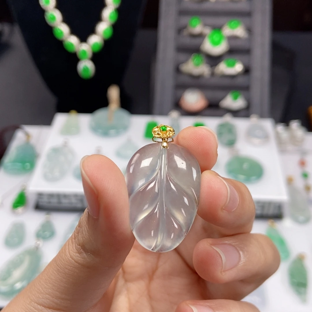 爽***歪颈饰18K金镶嵌翡翠天然缅甸翡翠