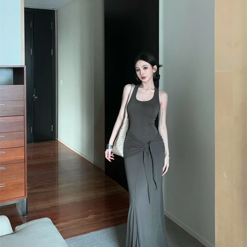 深灰色u领工字背心连衣裙女夏季辣妹修身长裙显身材收腰包臀裙子