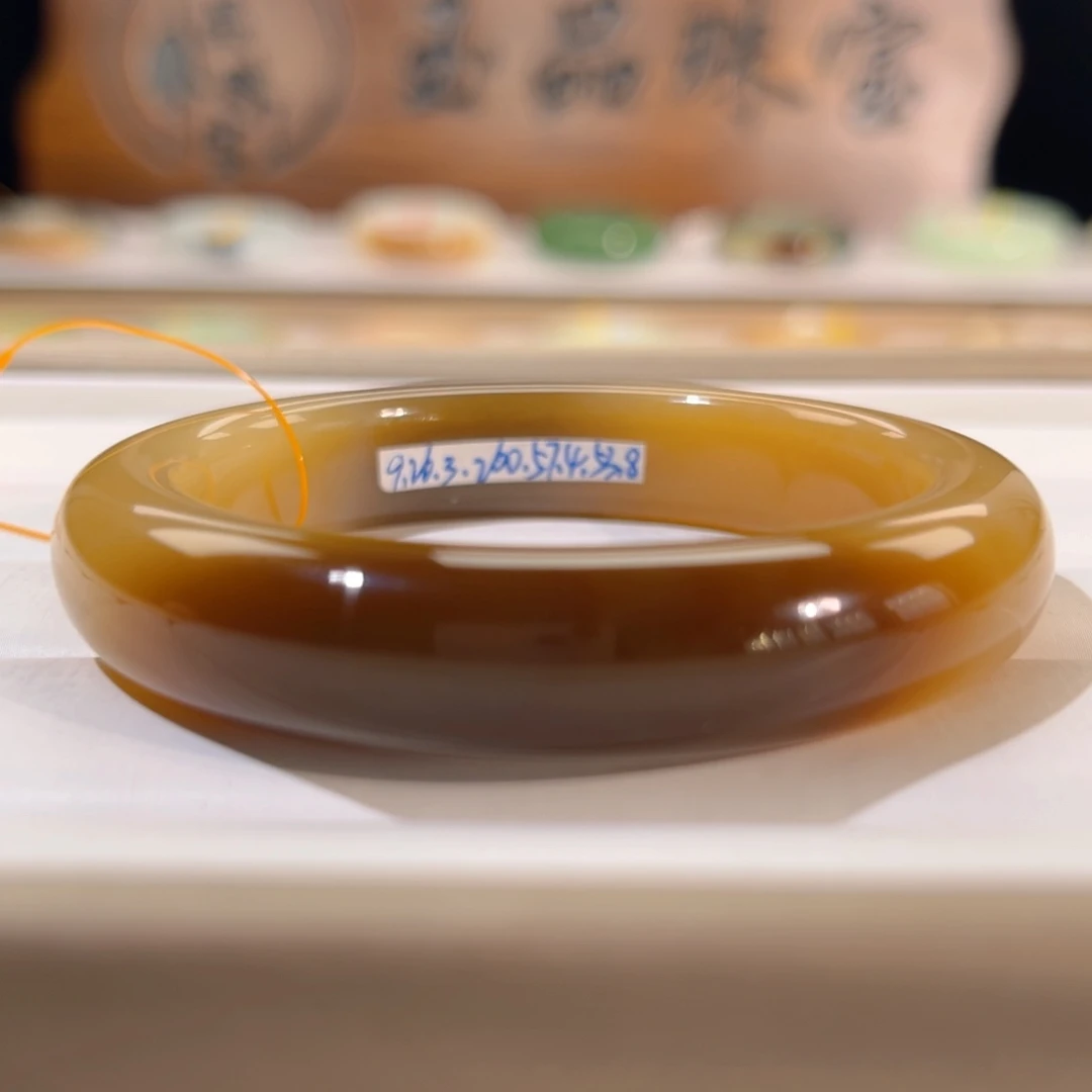 和田玉未镶嵌手镯  「且末老料红糖」