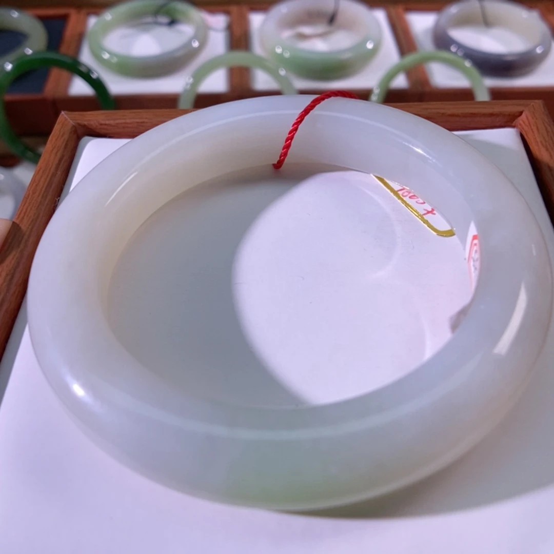 【闪购商品】未镶嵌手镯和田玉（翠青玉）