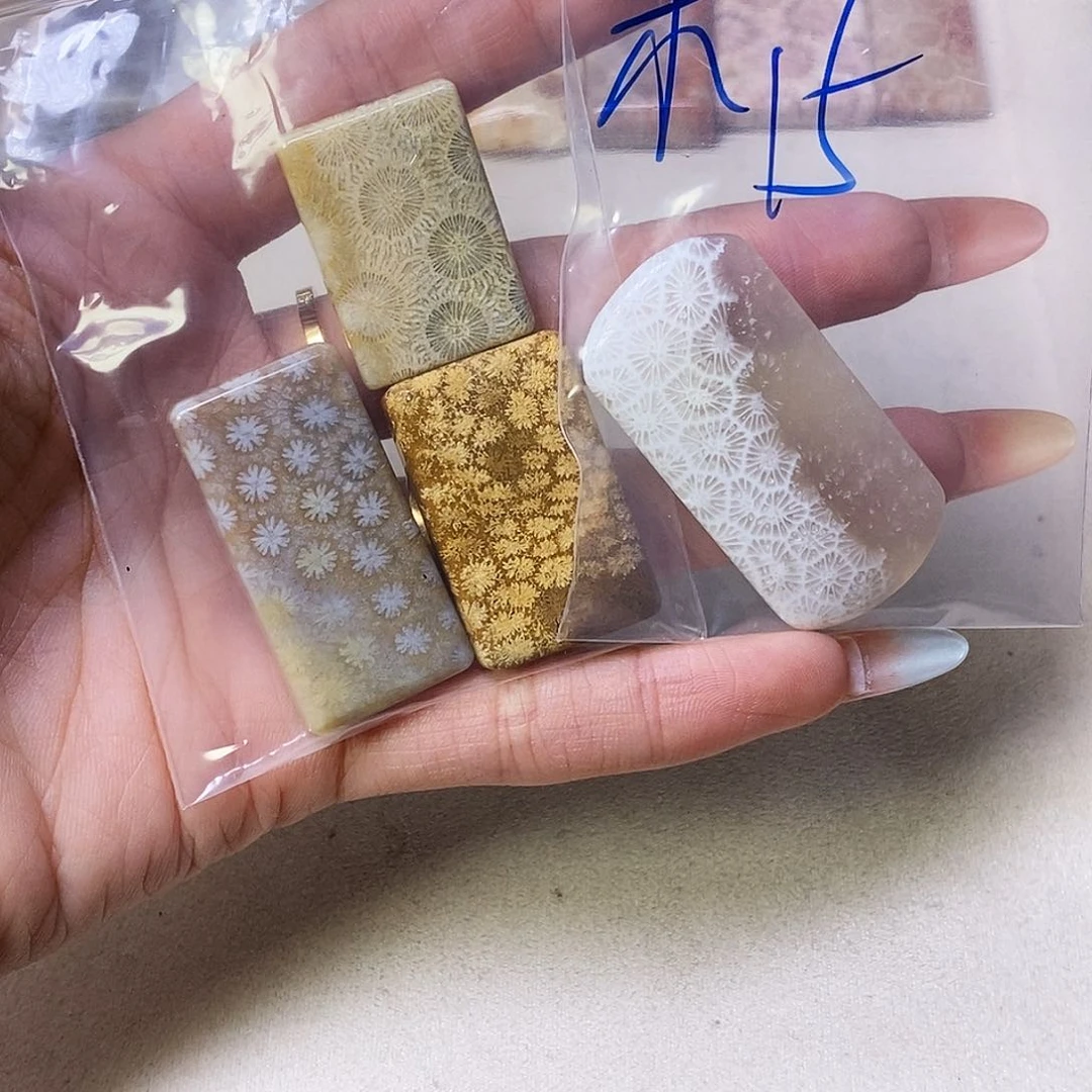 合金颈饰硅化玉未*