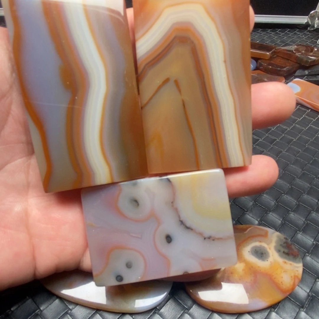 L***u玛瑙/玉髓未镶嵌颈饰