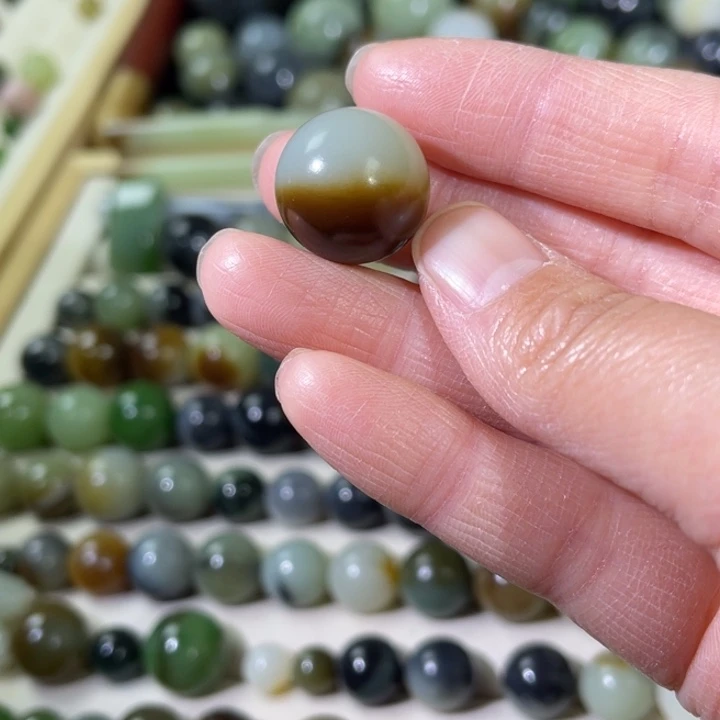 和田玉（糖玉）未镶嵌珠宝半成品18