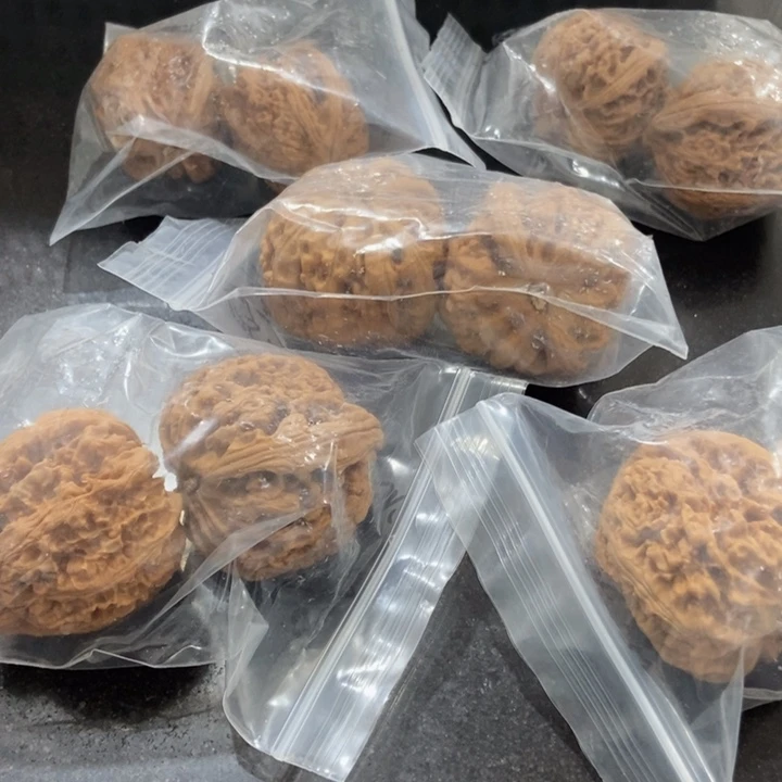 吊坠文玩核桃核尊瑕疵