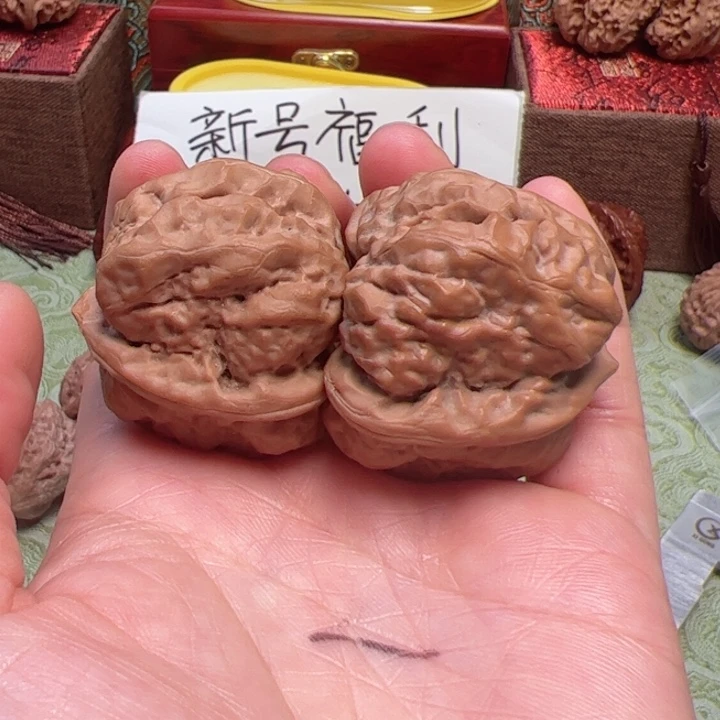 文玩核桃吊坠蛤蟆头文玩核桃手把件