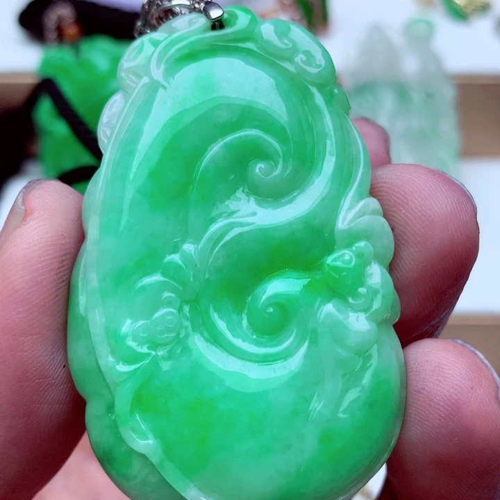 吊坠(不含链)未镶嵌翡翠