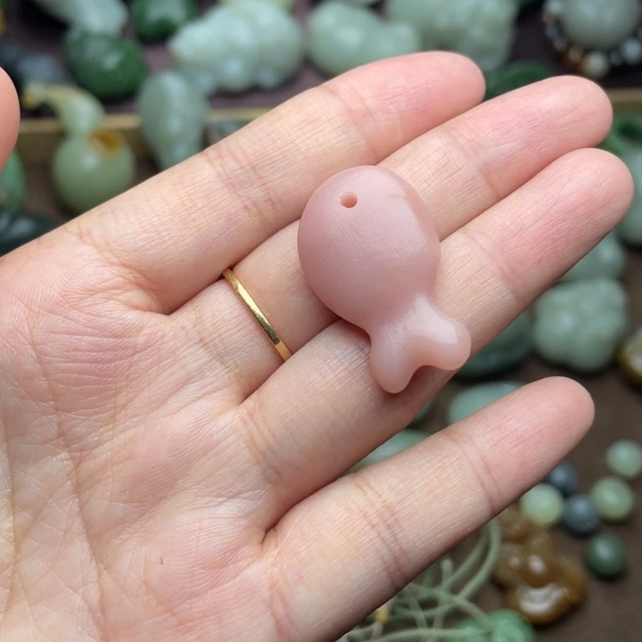 【闪购商品】颈饰未镶嵌和田玉怪****鱼