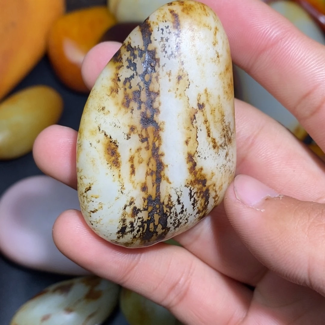 和田玉未镶嵌珠宝奇石