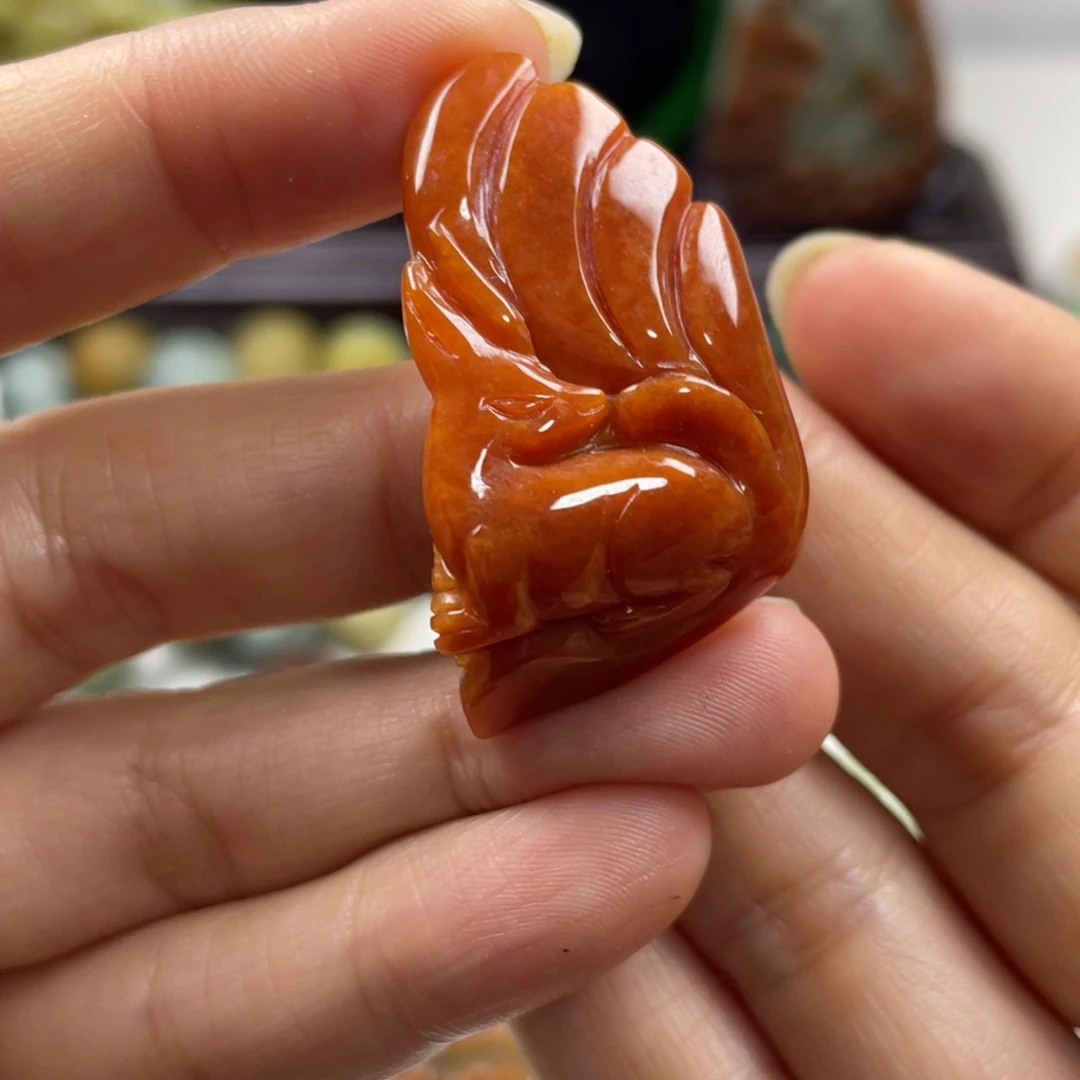 翡翠未镶嵌颈饰牌子
