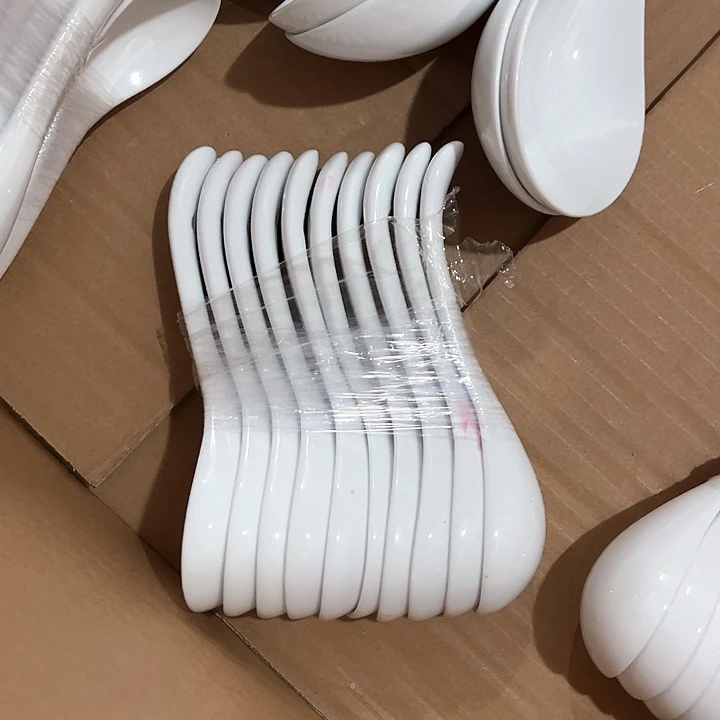 瓷片高白泥小勺十个，微瑕包邮