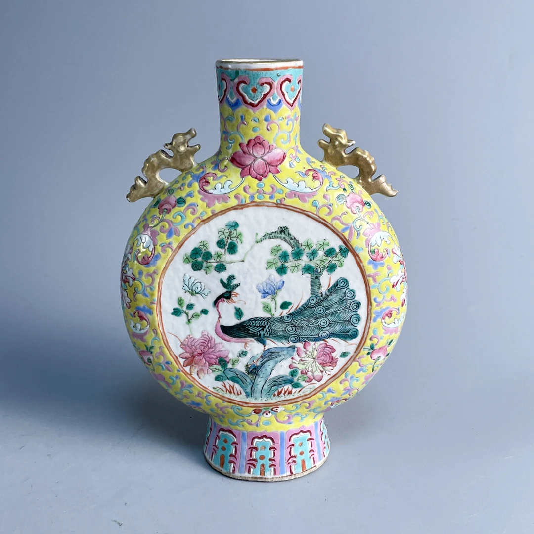 M25I8009828 - 清光绪黄地粉彩螭龙耳抱月瓶