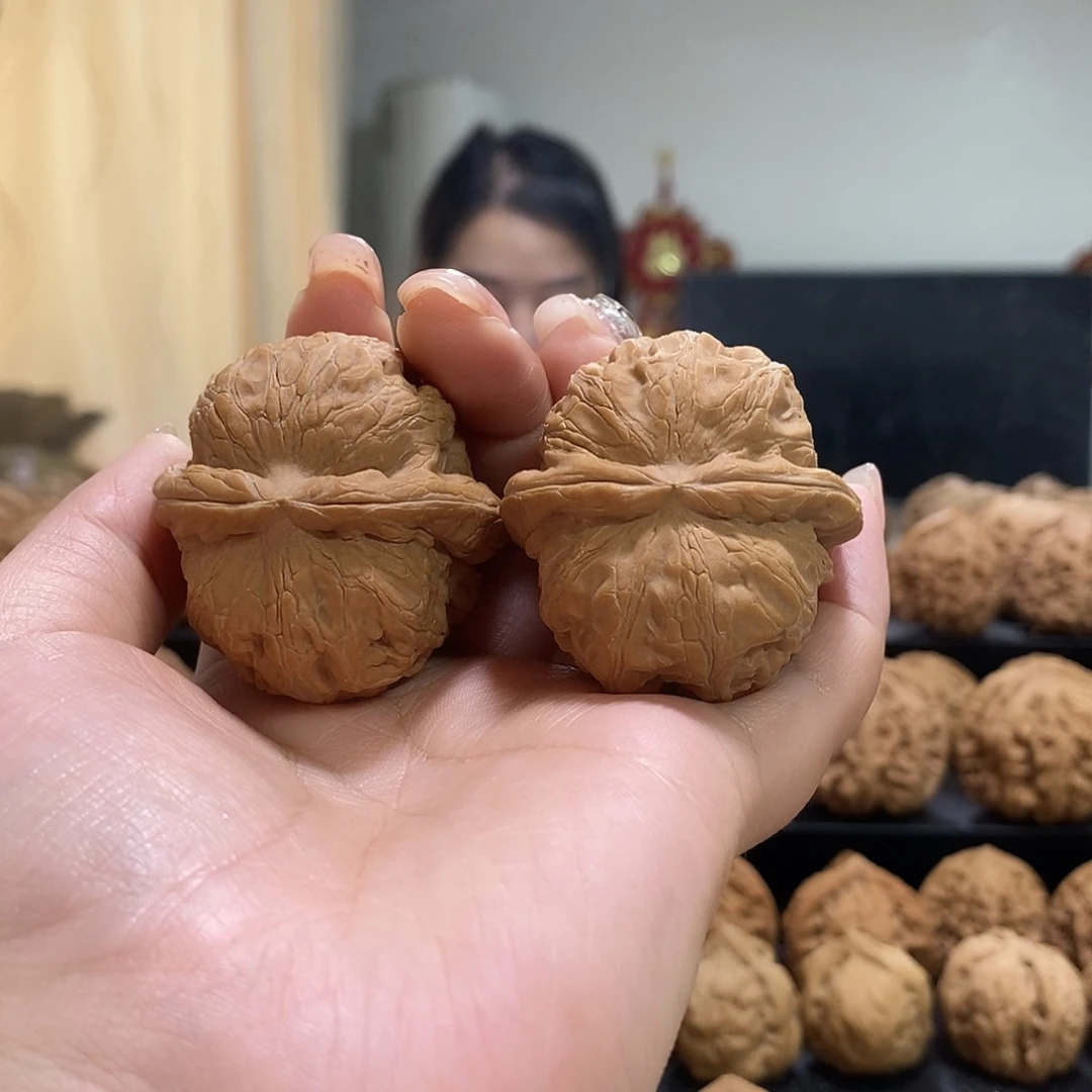 把件文玩核桃小***发平谷元宝有黄