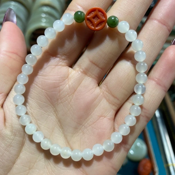 和田玉精美白玉女士圆珠手串