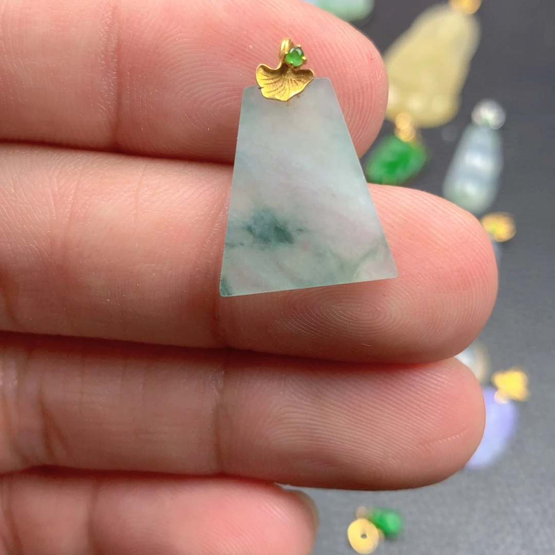 【闪购商品】颈饰18K金镶嵌翡翠翡翠