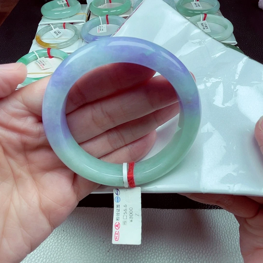 翡翠手镯未镶嵌小*心天然缅甸翡翠