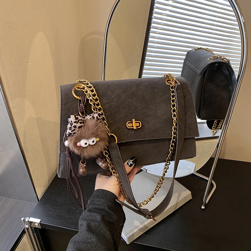 简约质感链条大包包女2025新款复古腋下邮差包冬季流行通勤斜挎包