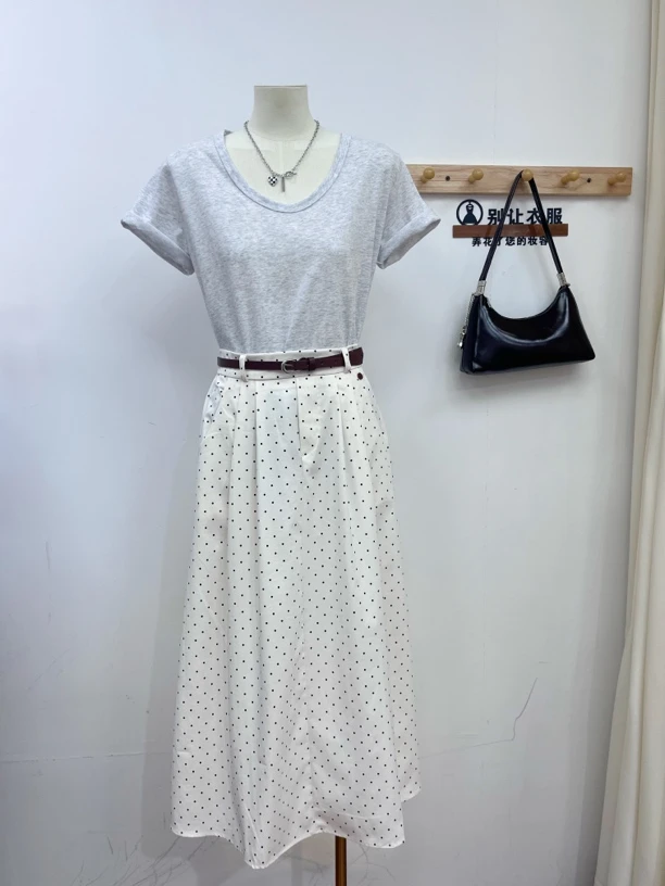 复古百搭白色波点半身裙➕U领正肩T恤，送发圈，送腰带