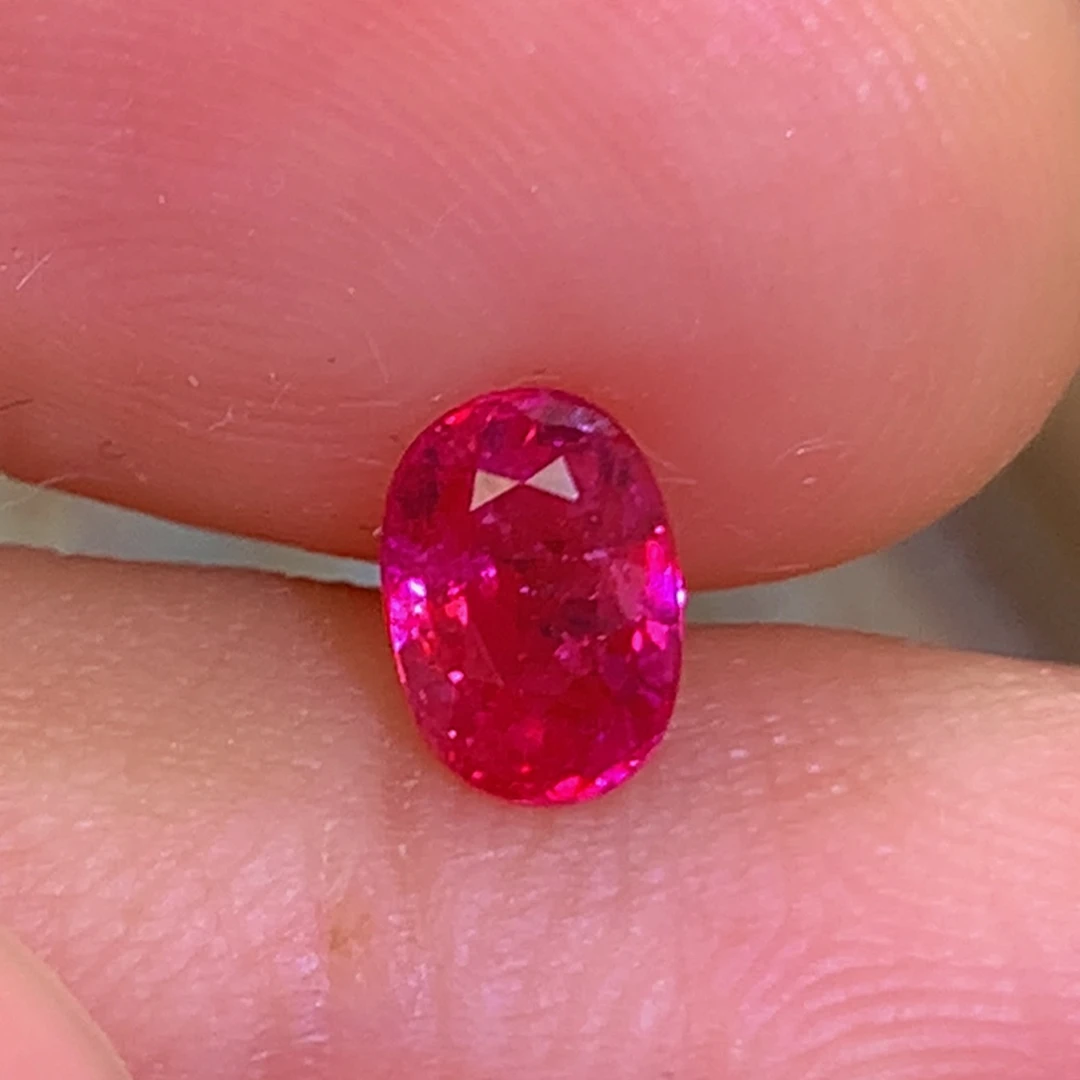 红宝石裸石0.69ct无烧鸽血
