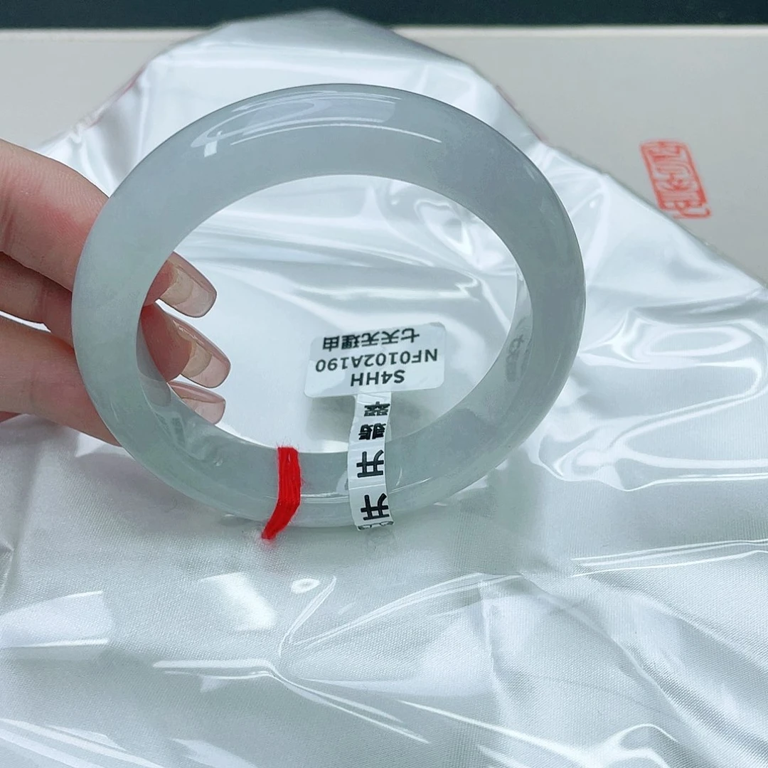 翡翠手镯未镶嵌正55.5