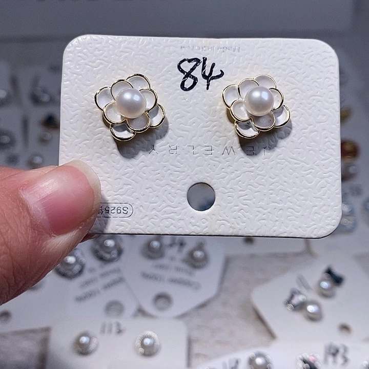 淡水珍珠耳饰未镶嵌