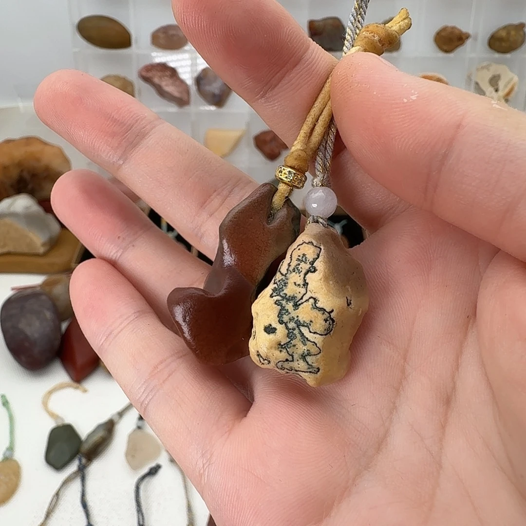 只买单纯的吊坠，没带链子，属的性质。