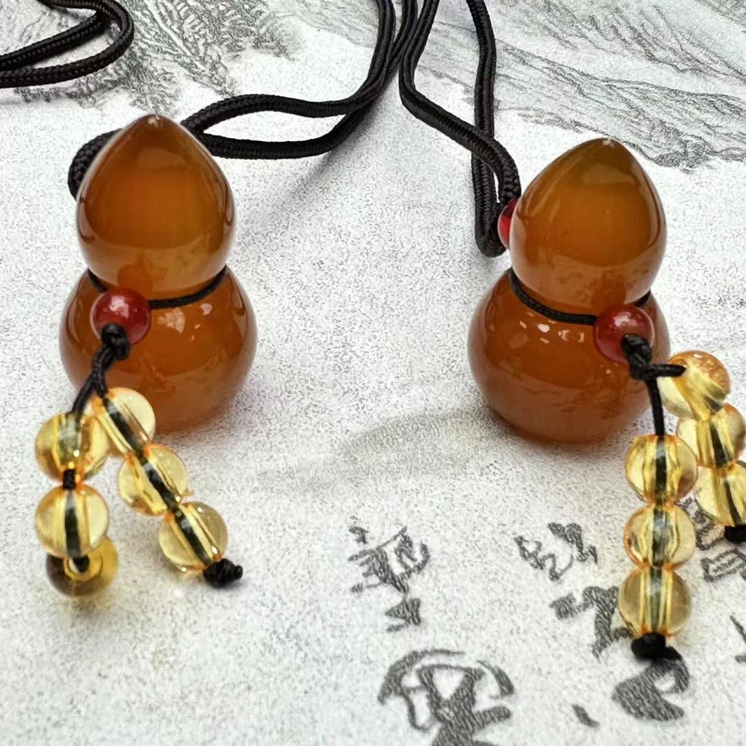S7597-牛黄宝玛瑙黄葫芦吊坠-配绳子-多样性只发一件