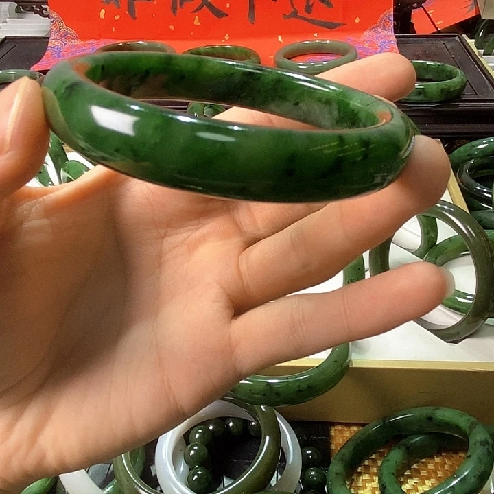 未镶嵌手镯和田玉（碧玉）