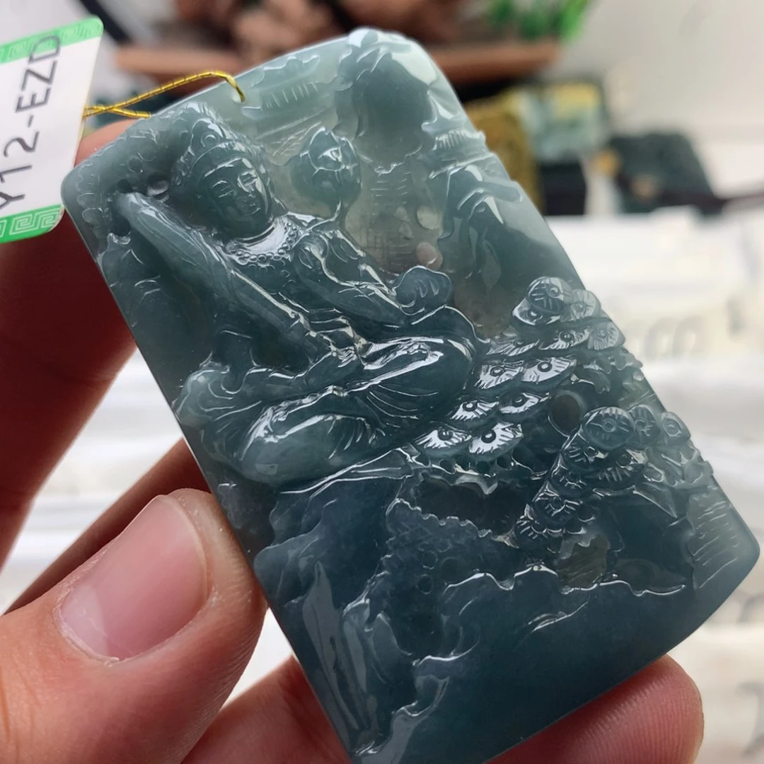 颈饰未镶嵌翡翠虚空