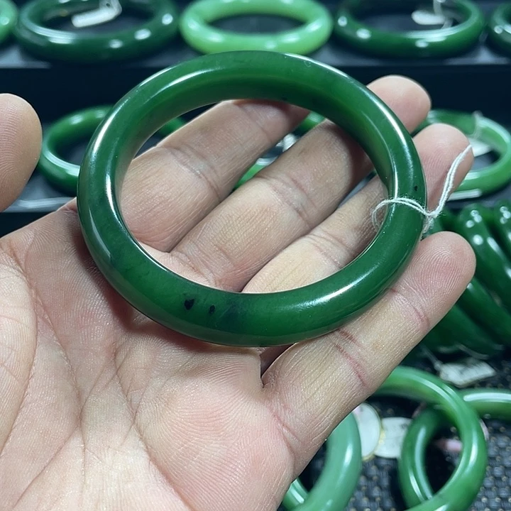 和田玉（碧玉）未镶嵌手镯