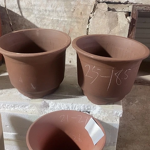 中国宜兴紫砂花，