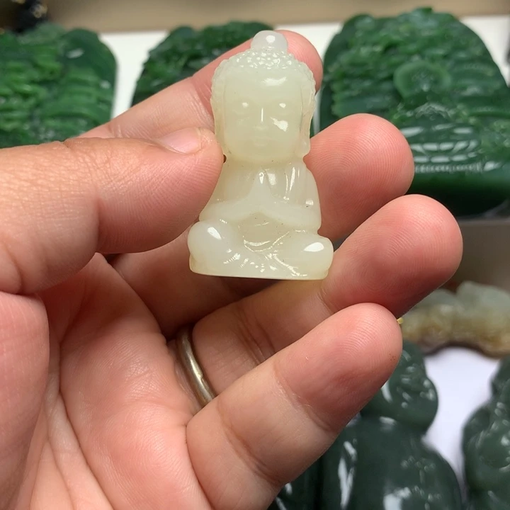 和田玉（糖玉）未镶嵌颈饰