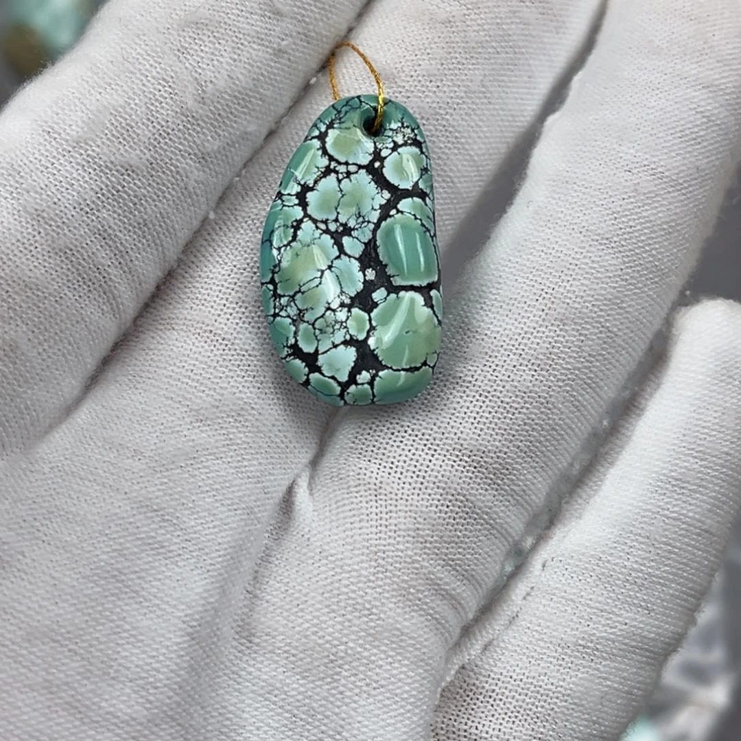 绿松石未镶嵌随型牌子