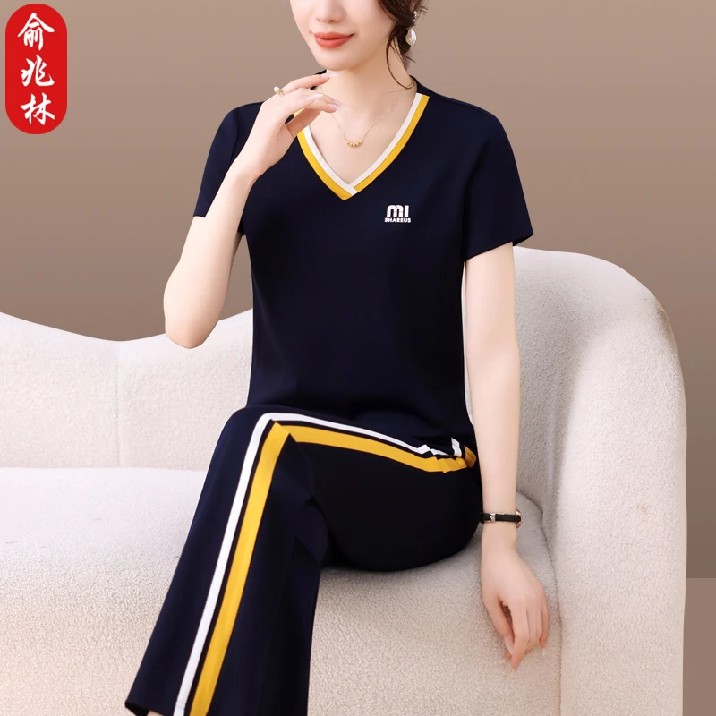 俞兆林妈妈时尚运动套装女夏季中老年洋气减龄V领短袖显瘦两件套