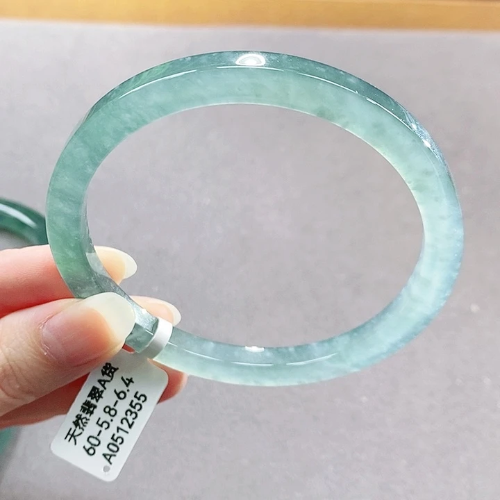【闪购商品】未镶嵌手镯（圆镯）翡翠
