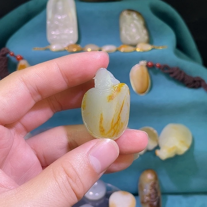 未镶嵌和田玉车挂