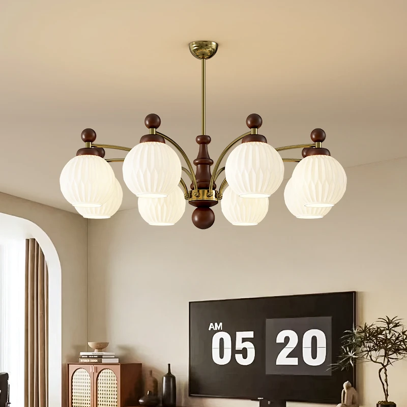 法式中古风客厅吊灯美式复古胡桃木色2025新款高级感餐厅卧室灯具
