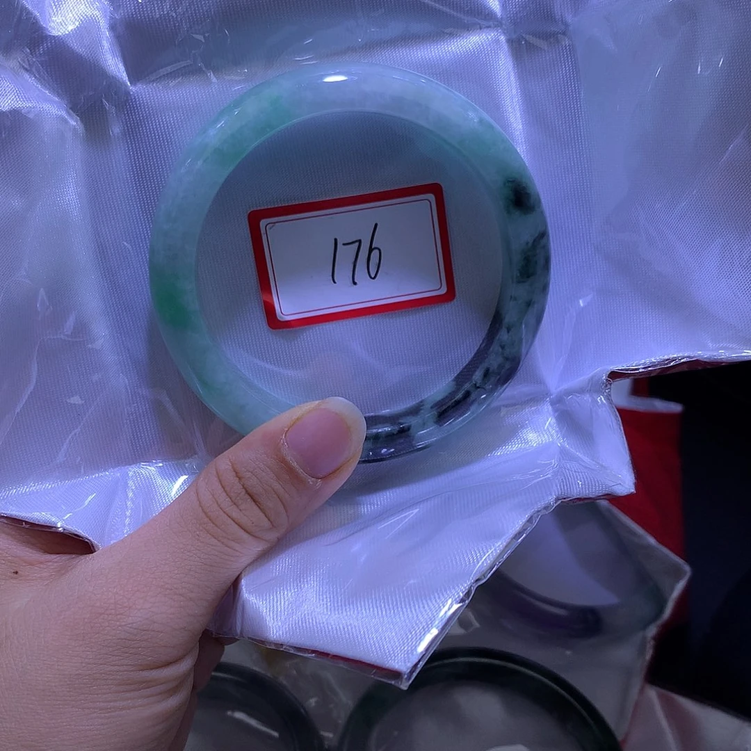 窦****未镶嵌手镯翡翠176