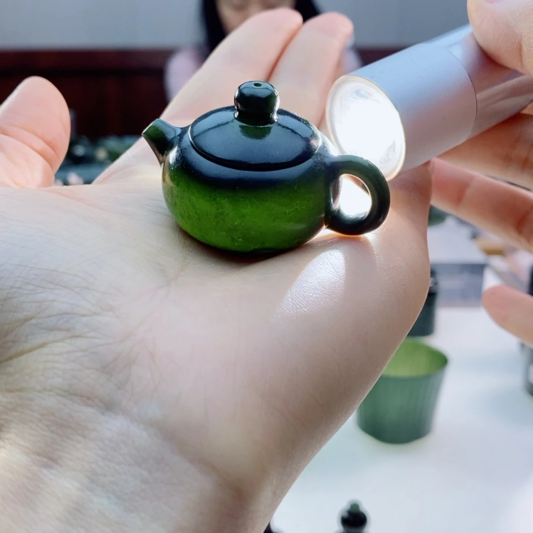 未镶嵌和田玉摆件