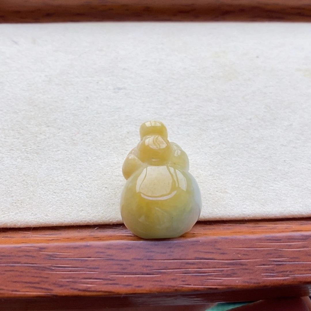 翡翠未镶嵌颈饰吊坠