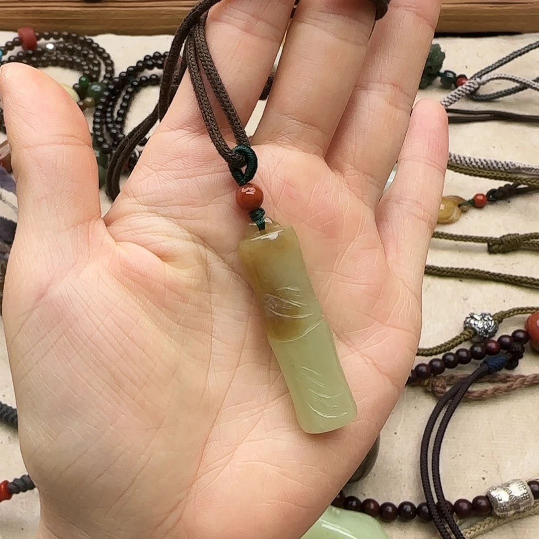 南红玛瑙颈饰未镶嵌喜*子