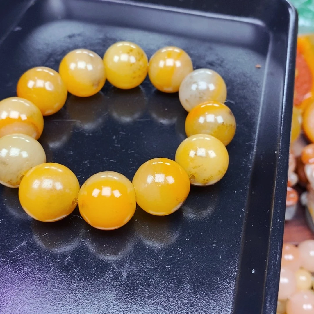 石英质玉（黄龙玉）未镶嵌颈饰