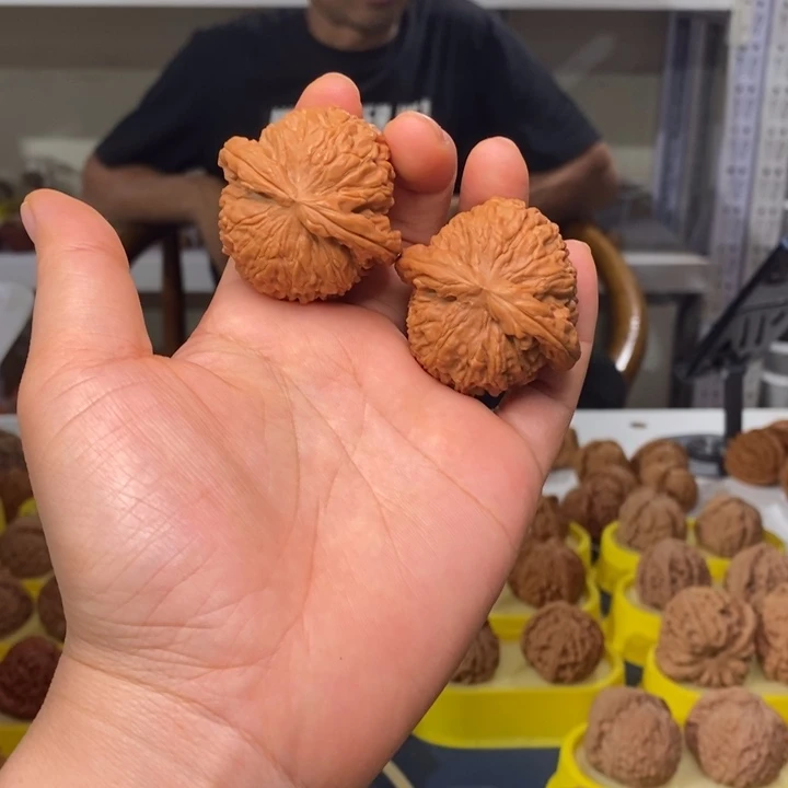 文玩核桃吊坠文玩核桃球白42～