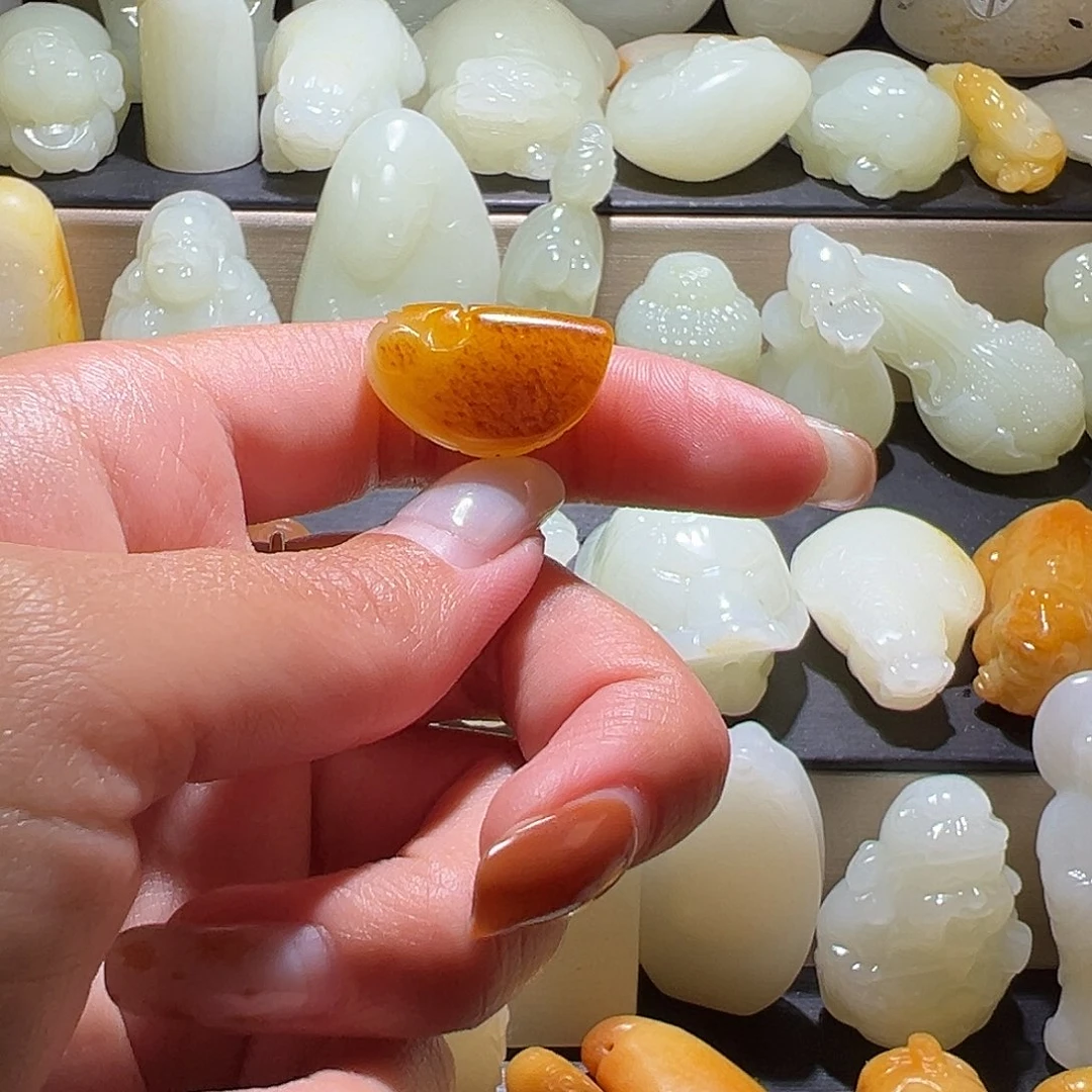 *****和田玉未镶嵌颈饰