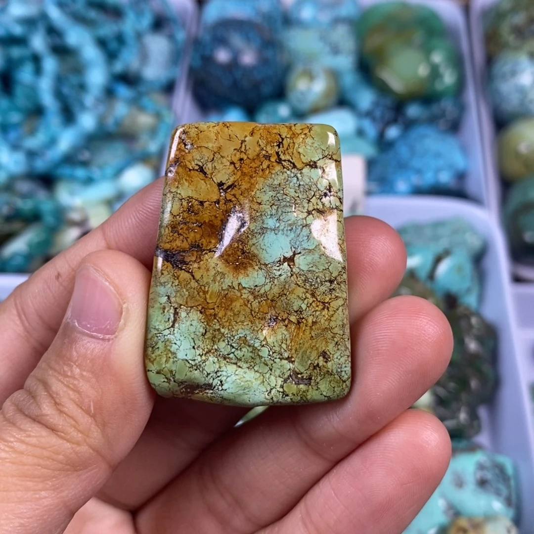 绿松石未镶嵌颈饰