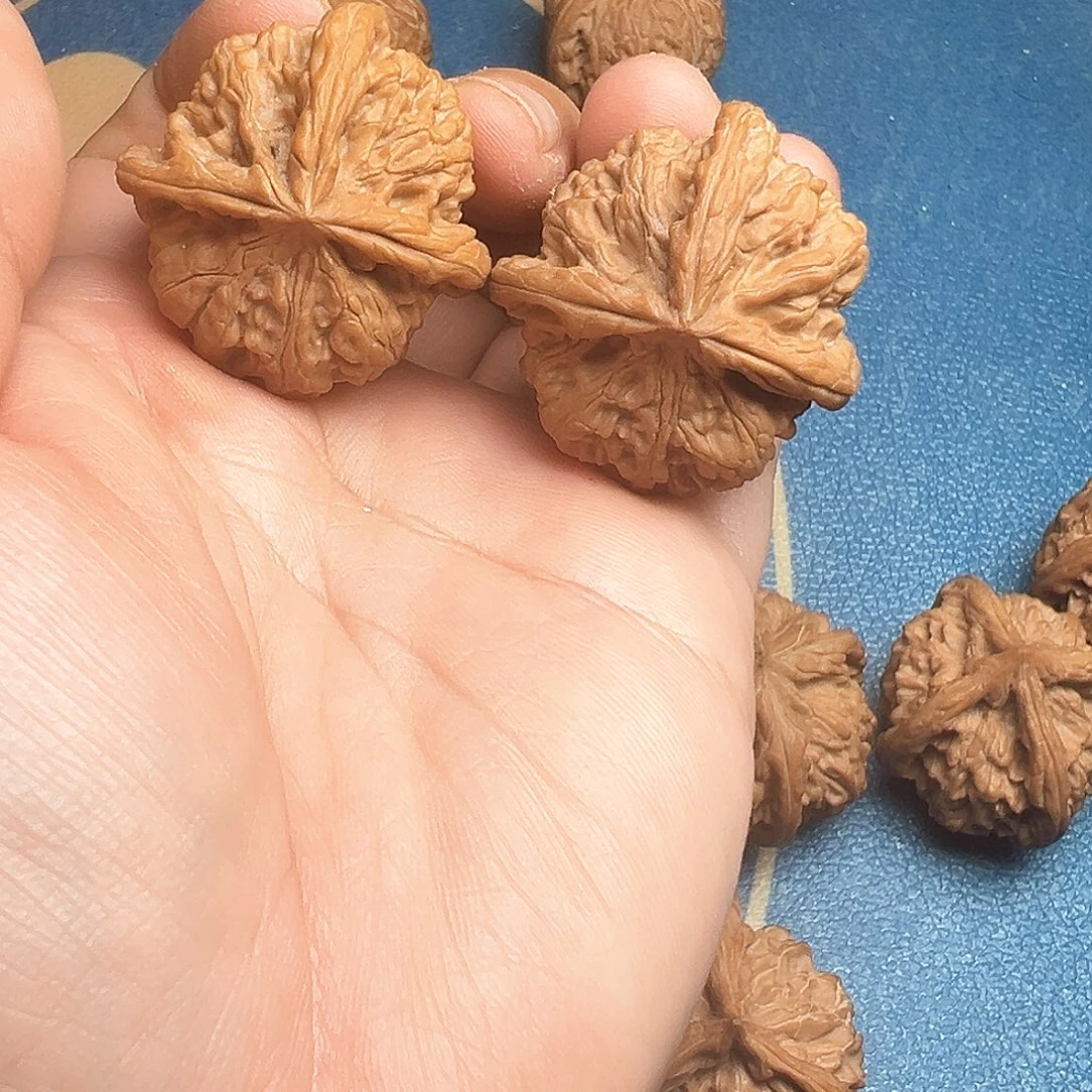 把件文玩核桃39➕玉溪三棱正丁