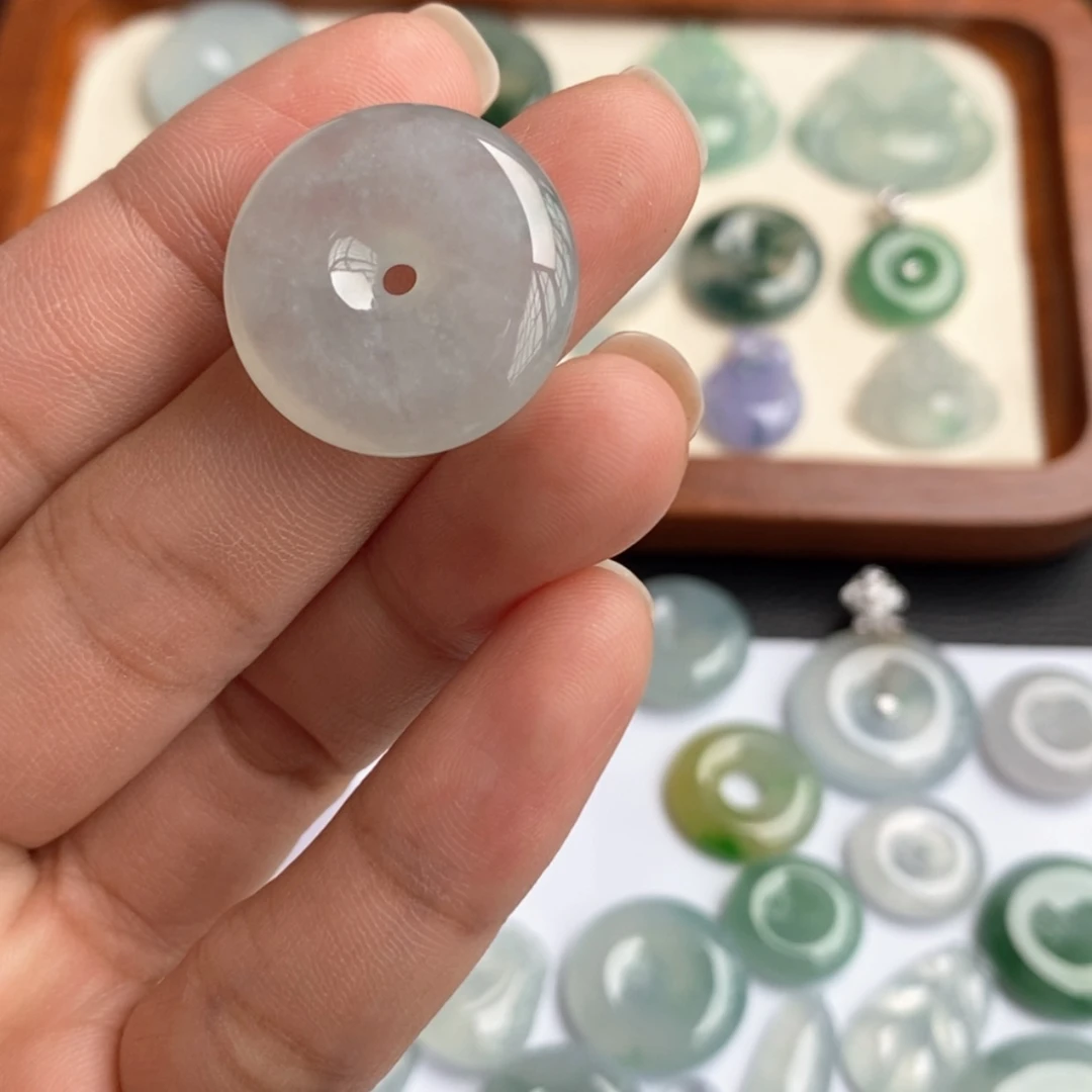 【闪购商品】翡翠颈饰未镶嵌平安扣