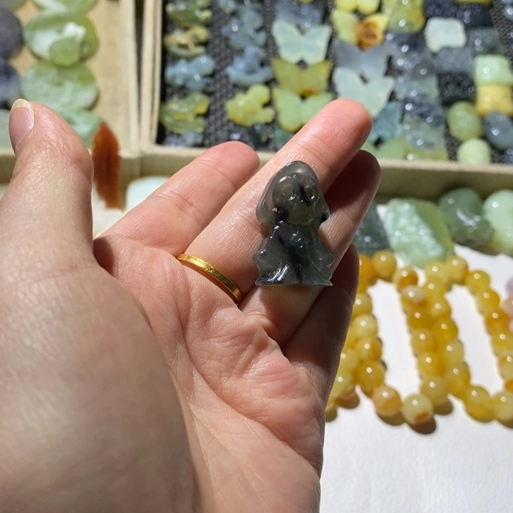 蛇纹石玉合金颈饰